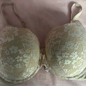 Victoria's Secret Lace Bra in Cream